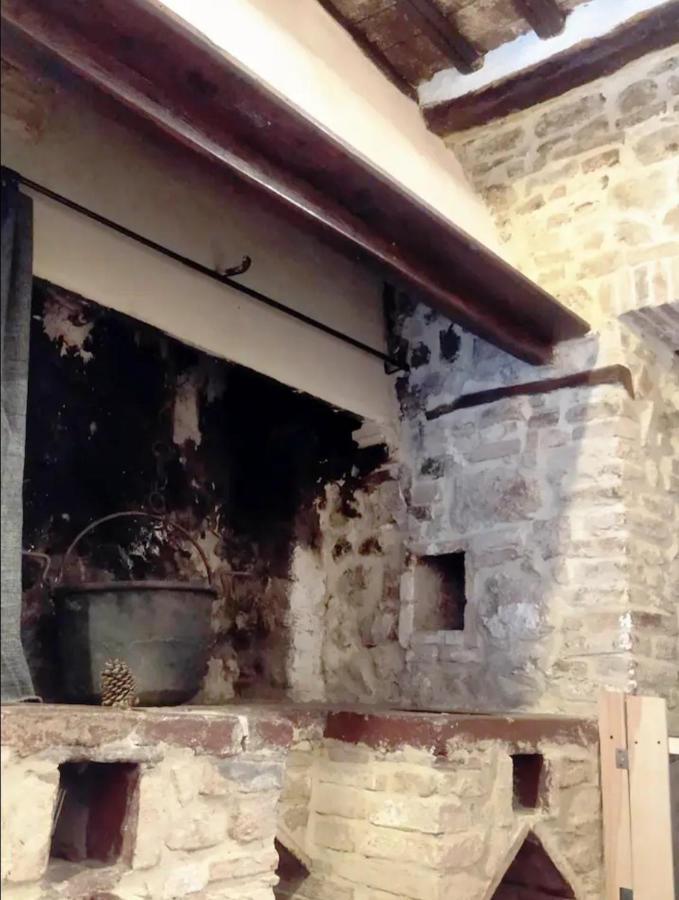 Casa Contadina In Borgo Medievale, Tuscany Monteguidi Buitenkant foto